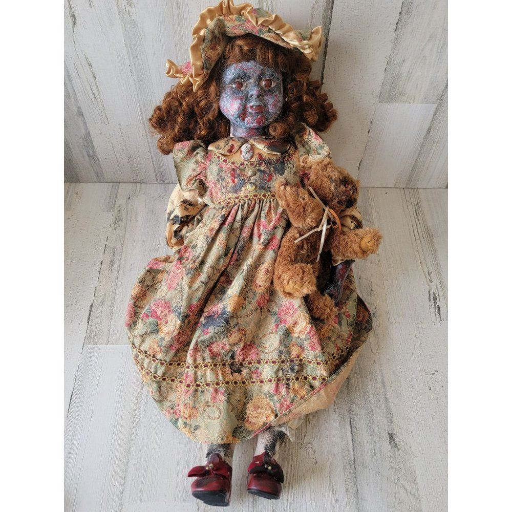 Large vintage ghost creepy doll‎ prop Halloween scary Decor blood